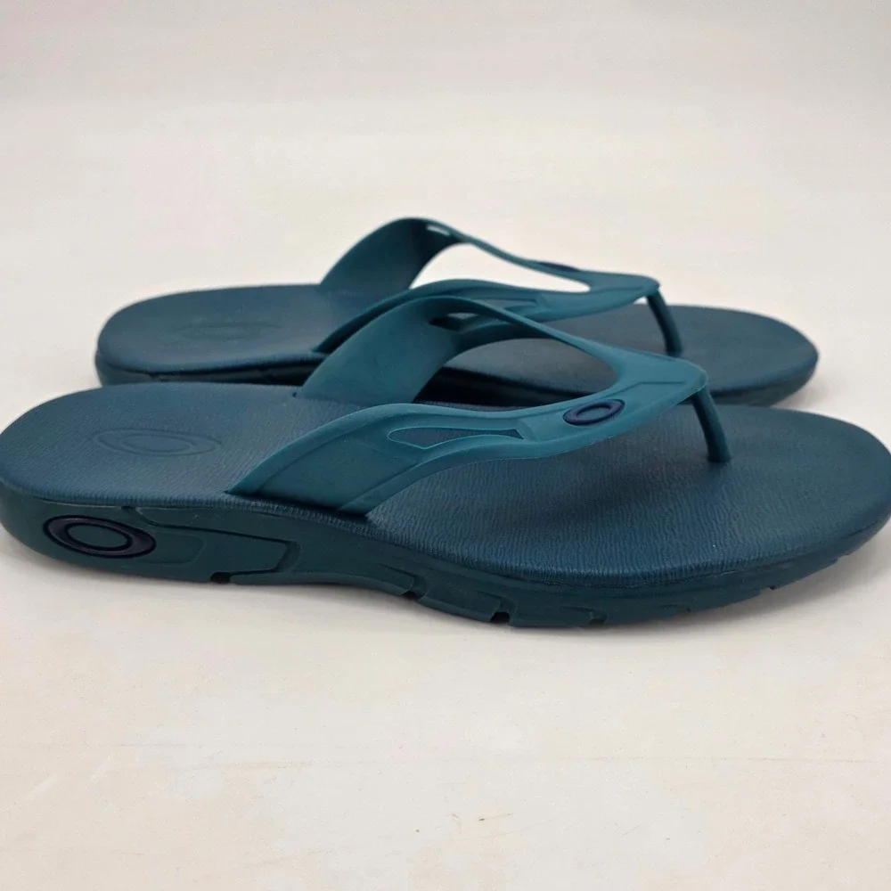 OAKLEY ELLIPSE FLIP FLOP MENS SIZE 10 TEAL BLUE RUBBER CASUAL THING SLIDE ON EUC